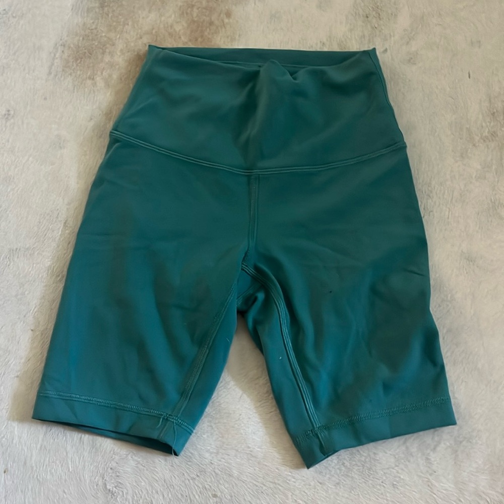 Lululemon Bike Shorts Size 4 6in Teal